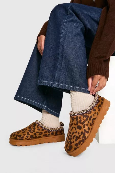 Kind Vibe Women's Embroidered Indoor Outdoor Winter Fur Lined Slippers - Leopard