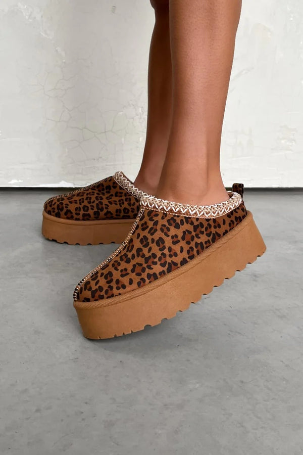 Kind Vibe Women's Faux Suede Fur Platform Slippers - Leopard 2
