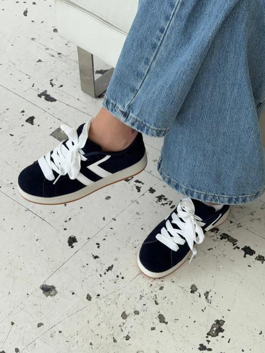 Kindvibe BM1101 Faux Leather Side Details Womens Trainers - Navy White